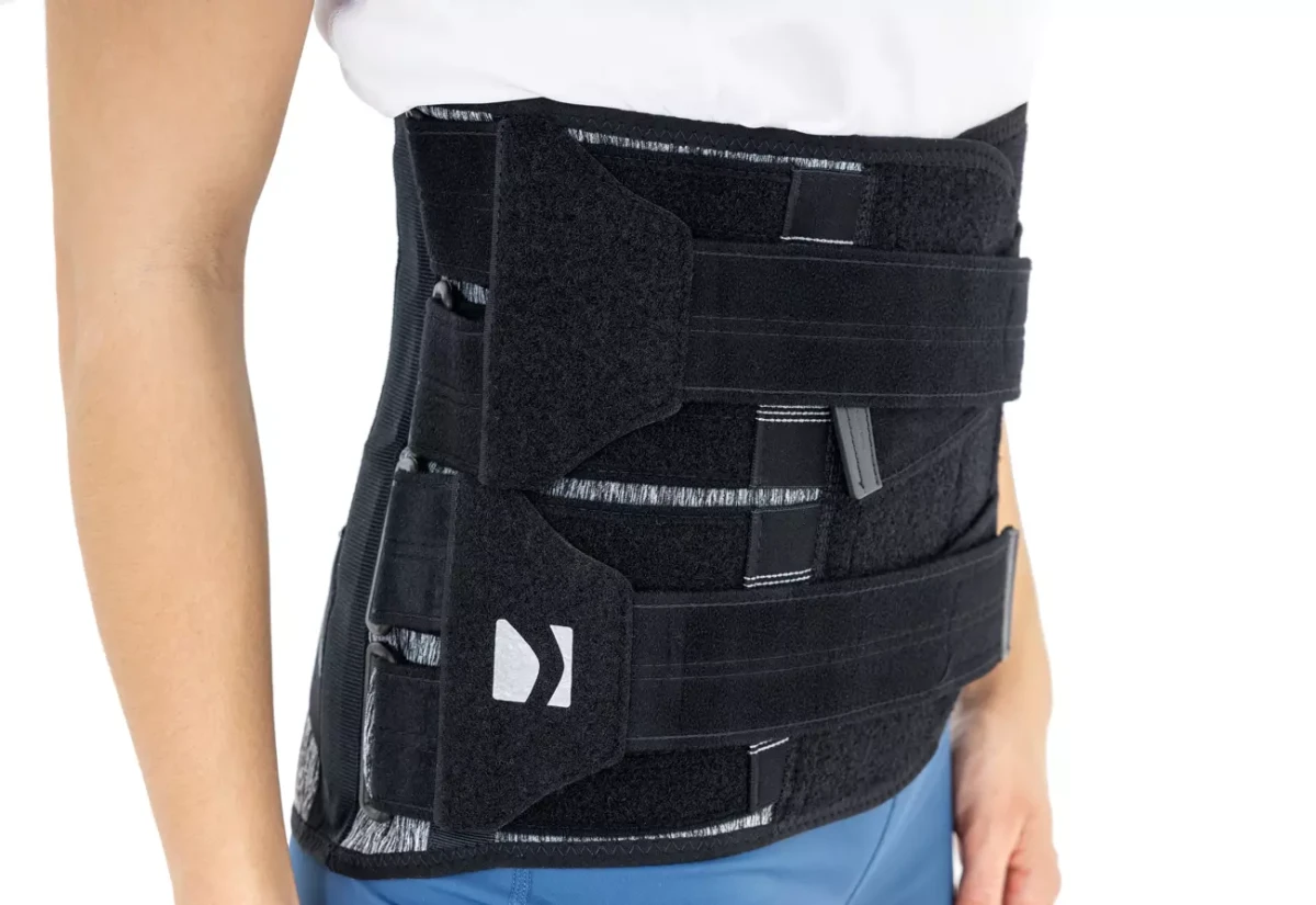 wysoka-orteza-piersiowo-ledzwiowa-na-kregoslup-z-usztywnieniami-i-pasami-dociagowymi-am-so-11-czarna-reh4mat-6.webp