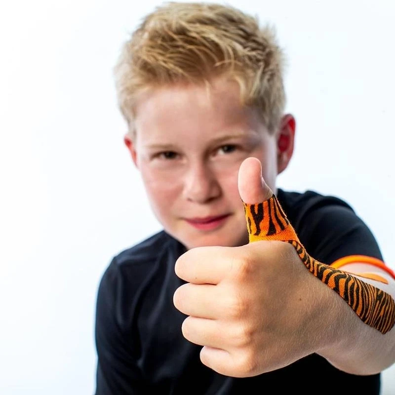 tasma-kinezjologiczna-tejp-plaster-do-klejenia-cure-tape-art-tiger-ora nge-3.webp