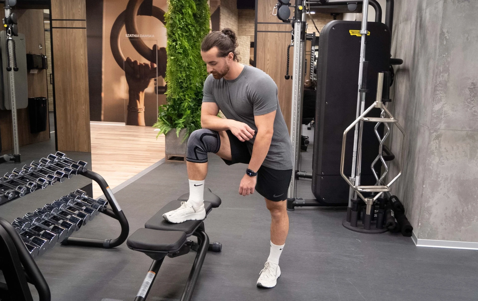 opaska-elastyczna-na-kolano-kompresyjna-dr-fit-3.webp