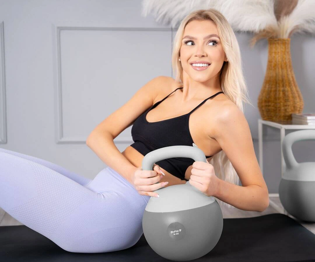 kettlebell-pokryty-guma-16-kg-do-cwiczen-hantla-kula-treningowa-dffit-df-ket-30-6.webp