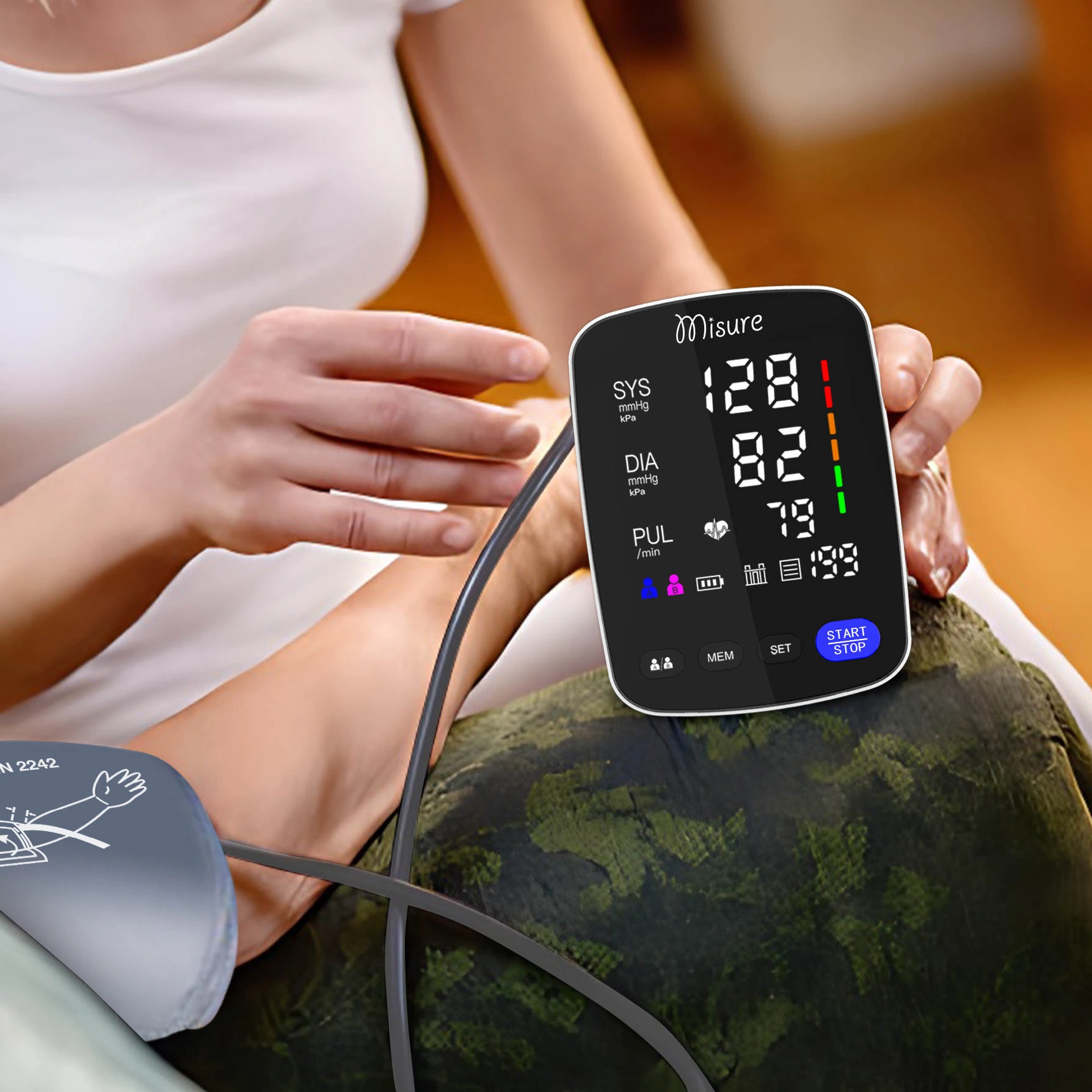 cisnieniomierz-naramienny-misure-mi-med-6-z-kolorowym-wyswietlaczem-lcd-3.webp