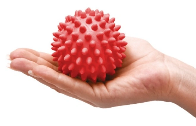 miekka-pileczka-do-rehabilitacji-i-masazu-z-wypustkami-mb-armedical-5.webp
