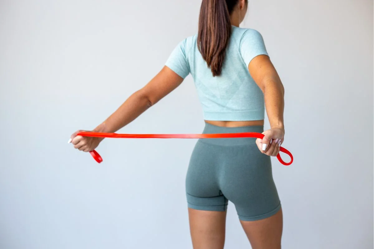zestaw-3-tasm-treningowych-do-cwiczen-i-rehabilitacji-linesport-rozne-stopnie-oporu-4.webp