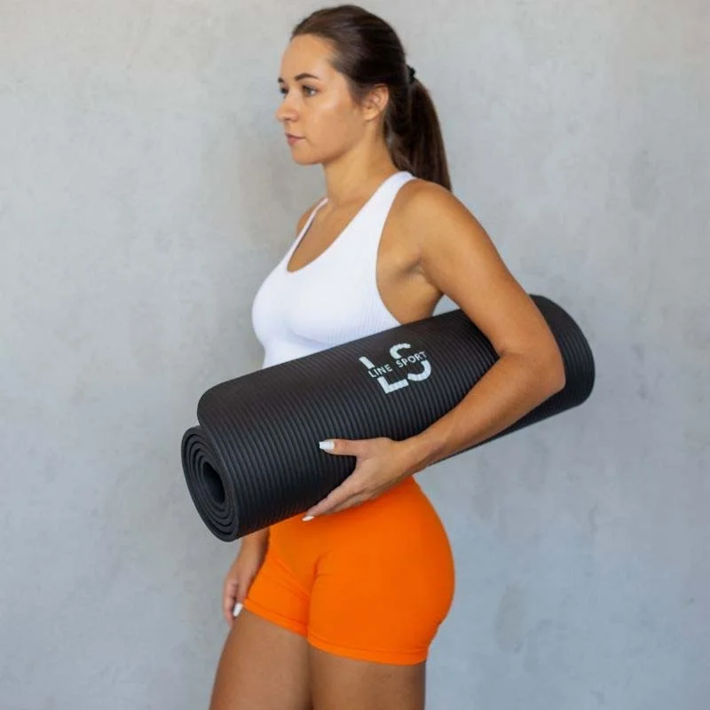 mata-do-cwiczen-i-rehabilitacji-fitness-1-cm-180-x-60-cm-antyposlizgowa-line-sport-czarna-4.webp