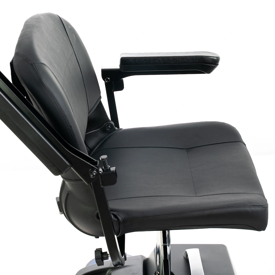 skuter-elektryczny-dla-seniora-skladany-lekki-do-136-kg-z-odlaczanym-akumulatorem-mini-iii-vitea-care-6.webp