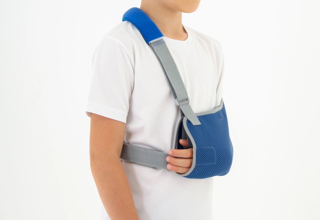 temblak-dzieciecy-na-reke-po-zlamaniu-skreceniu-stabilizujacy-z-miekkiego-oddychajacego-materialu-reh4mat-5.webp