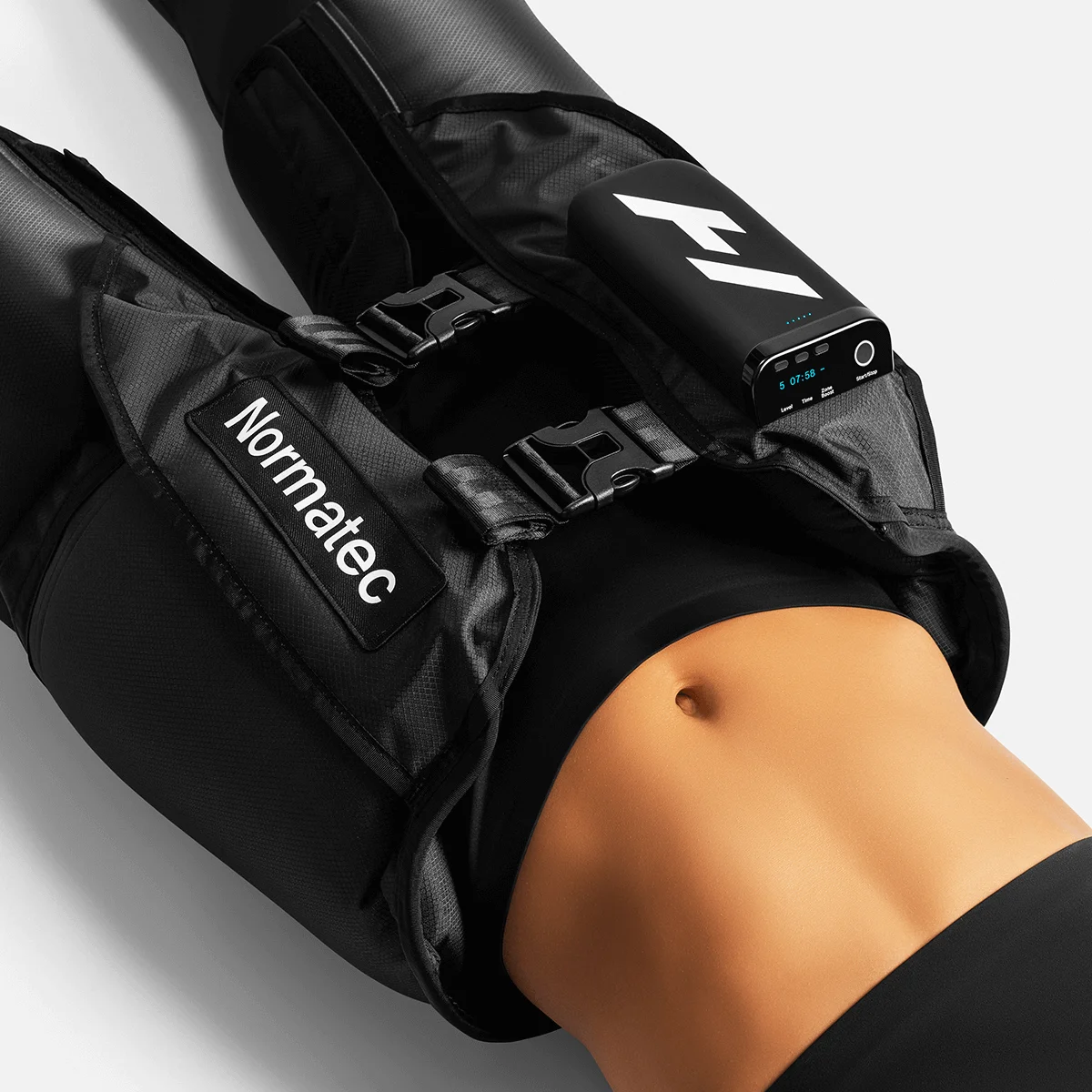 spodenki-kompresyjne-na-uda-posladki-i-dol-plecow-masazer-normatec-premier-hips-4.webp