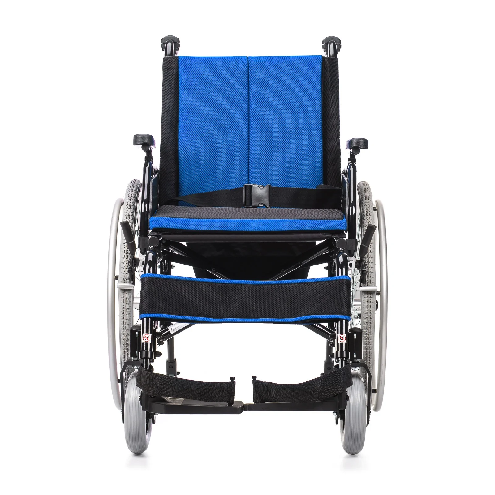 wozek-inwalidzki-aluminiowy-z-kolkami-antywywrotnymi-hamulcami-skladany-do-125-kg-cameleon-vitea-care-4.webp