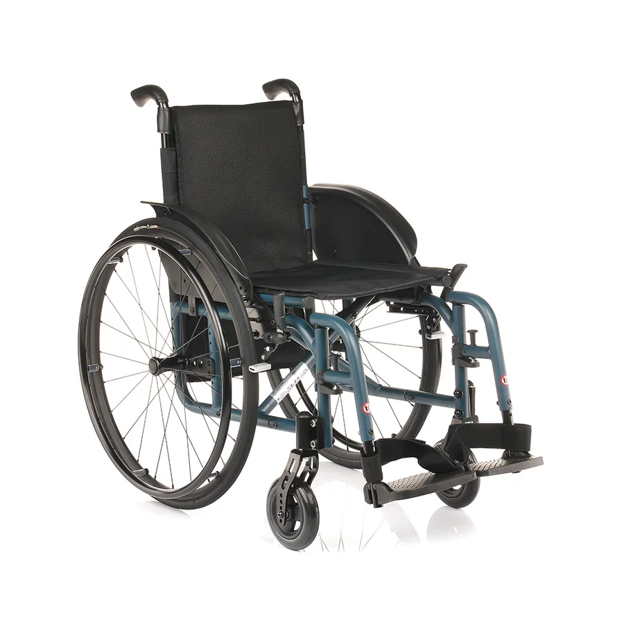 wozek-inwalidzki-aluminiowy-skladany-lekki-z-oslonami-bocznymi-flexi-light-vitea-care-4.webp