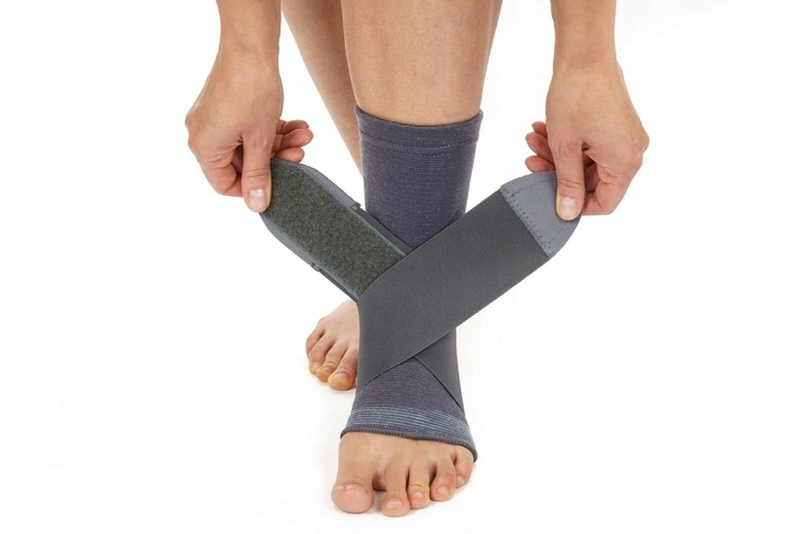 STABILIZATOR-NA-KOSTKE-SPORTOWY-OPASKA-ORTEZA-Strona-uniwersalne.webp