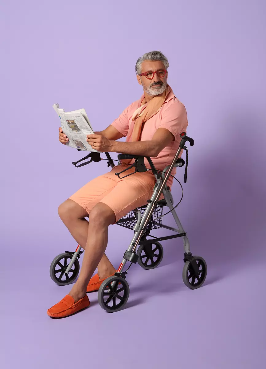 podporka-czterokolowa-z-siedziskiem-koszykiem-hamulcami-chodzik-dla-senioro-move-light-thuasne-7.webp