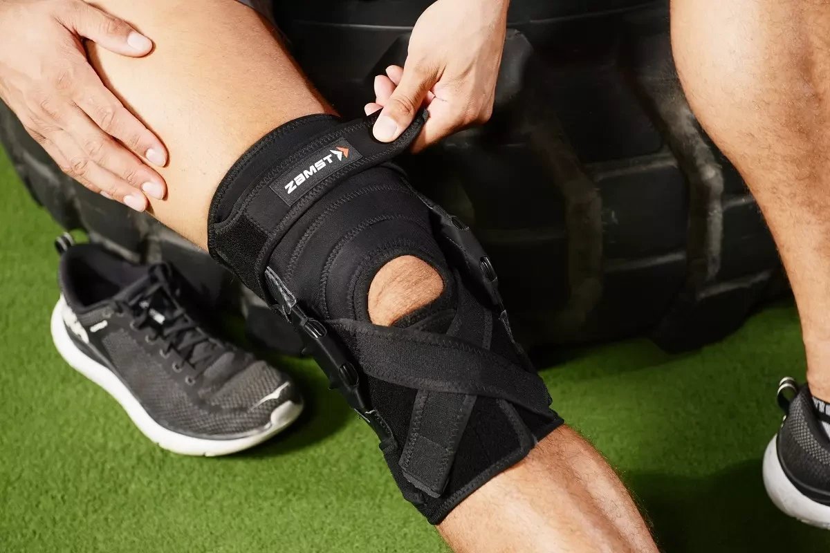 orteza-stawu-skokowego-z-szynami-wspomagajca-wiezadla-zk-x-zamst-10.webp