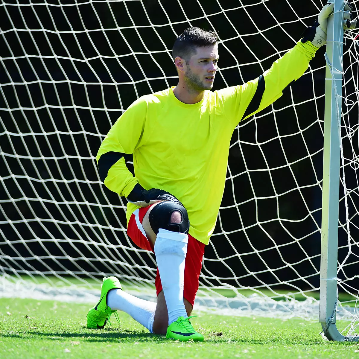 miekka-orteza-na-kolano-sportowa-kompresyjna-zk-7-zamst-3.webp