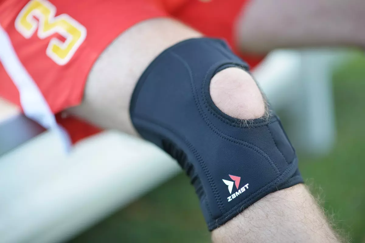 miekka-orteza-kolana-i-rzepki-stabilizator-sportowy-ek-1-zamst-2.webp