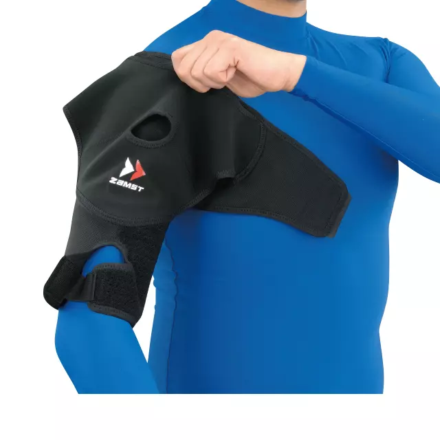 orteza-barku-stawu-ramiennego-usztywniacz-shoulder-wrap-zamst-5.webp
