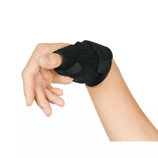 orteza-na-kciuk-stabilizator-kciuka-i-nadgarstka-thumb-guard-zamst-3.webp
