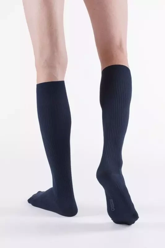 podkolanowki-meskie-przeciwzylakowe-uciskowe-ccl1-ccl2-caloroczne-fast-air-venoflex-5.webp