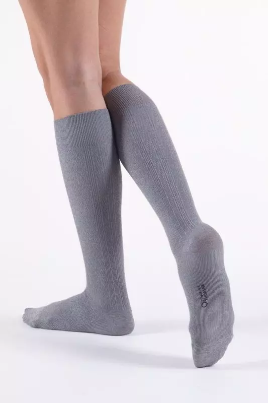 podkolanowki-bawelniane-uciskowe-dla-kobiet-ccl1-ccl2-fast-coton-venoflex-.webp