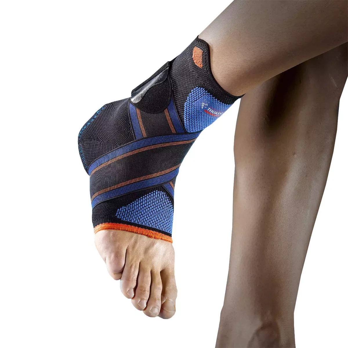 miekka-orteza-stawu-skokowego-z-paskami-dociagowymi-novelastic-thuasne-sport-2.webp