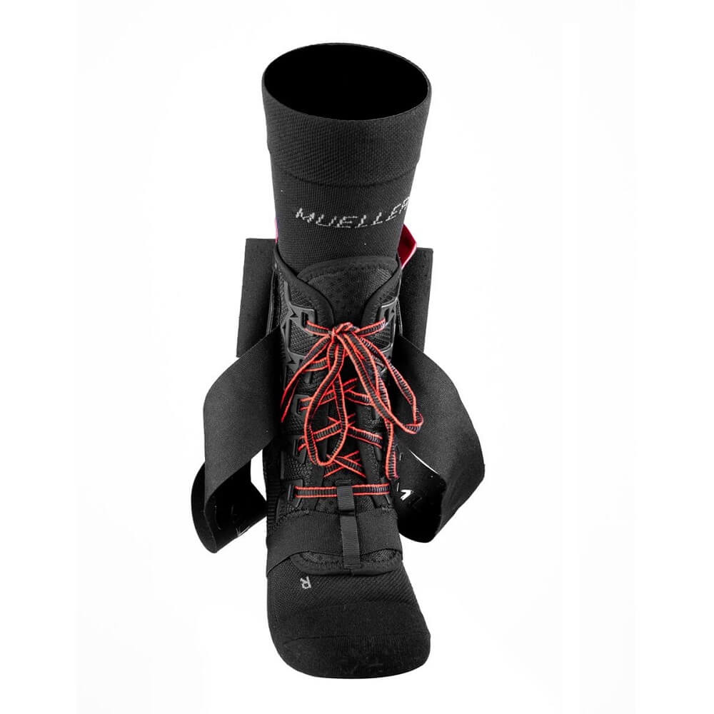sportowy-stabilizator-stawu-skokowego-orteza-elastyczna-sznurowana-the-one-premium-mueller-3.jpg