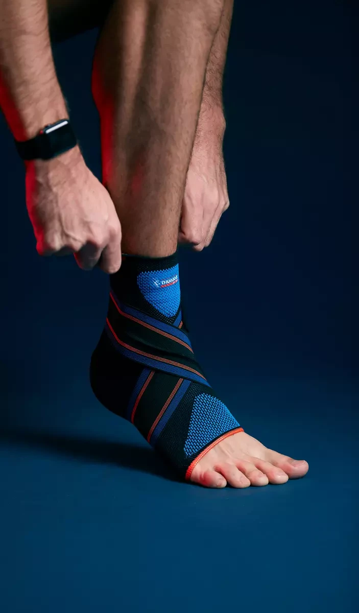miekka-orteza-stawu-skokowego-z-paskami-dociagowymi-novelastic-thuasne-sport-3.webp