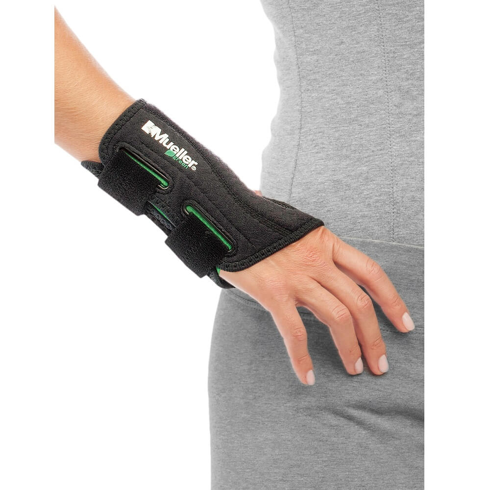 sportowa-opaska-na-nadgarstek-stabilizator-z-ujeciem-kciuka-mueller-2.jpg