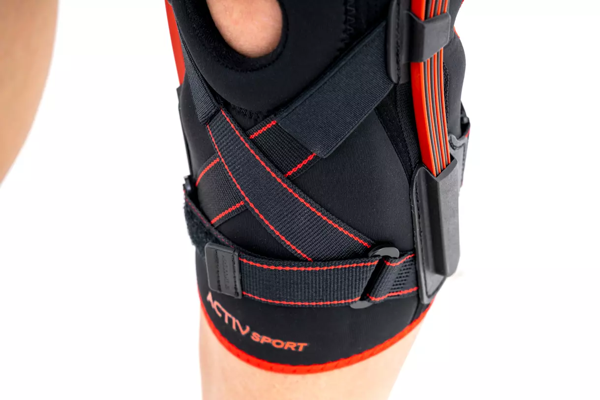 orteza-stawu-kolanowego-z-usztywnieniem-bocznym-i-stabiliatorem-acl-as-sk-a-reh4mat-7.webp