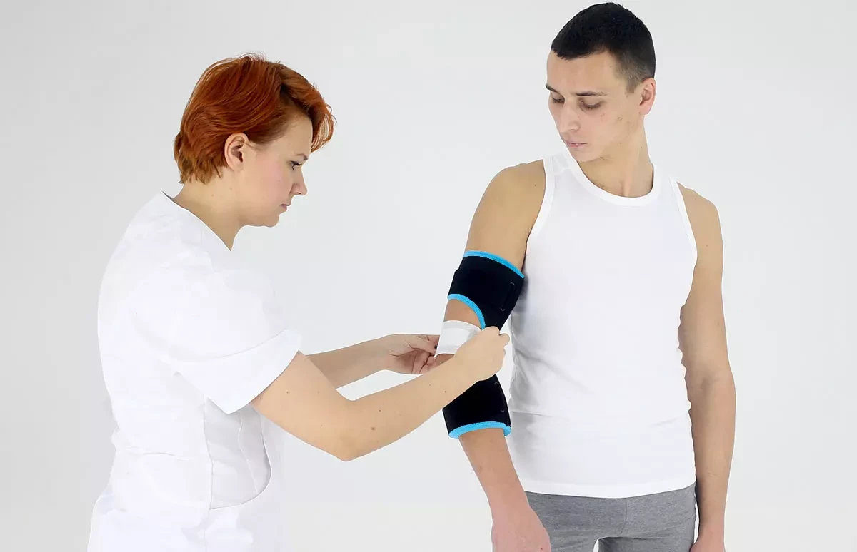 otwarta-orteza-stawu-lokciowego-z-szyna-i-regulacja-ruchomosci-okg-04-reh4mat-12.webp