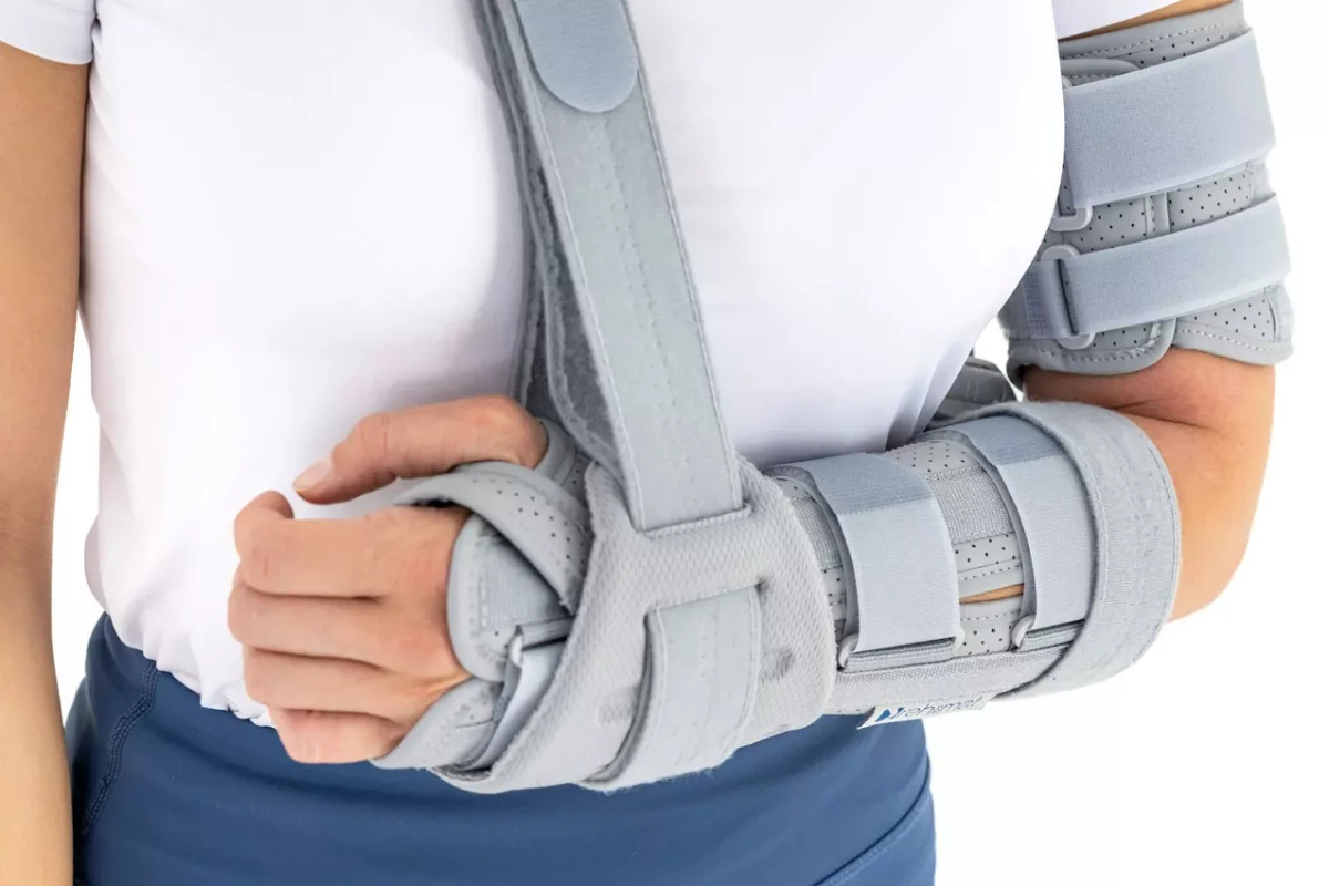jednoszynowa-orteza-stawu-lokciowego-z-regulacja-ruchomosci-okg-15-reh4mat-7.webp