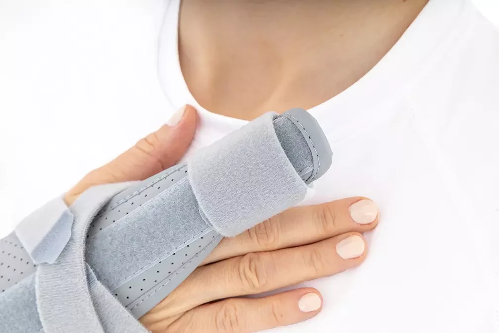 orteza-do-usztywnienia-palcow-reki-am-d-02-reh4mat-9.webp