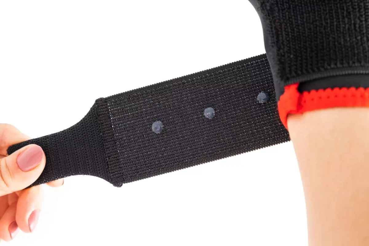 kompresyjna-orteza-na-nadgarstek-z-systemem-wentylacji-i-odwiedzenia-kciuka-as-n-02-reh4mat-6.webp