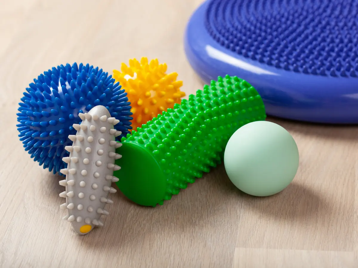 Piłeczki i sprzęt sensoryczny - korzyści ze stosowania