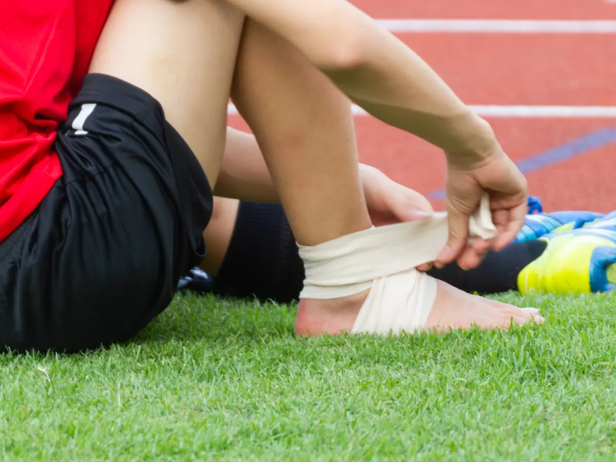 Zwichnięcie lub skręcenie kostki - praktyczna rehabilitacja